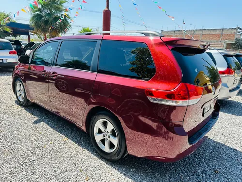 Toyota Sienna 3.5 Ce At
