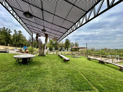 Casa En Venta De 2 Dorm. En Colina