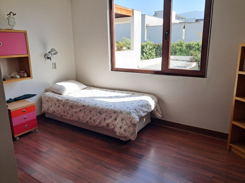 Moderna, Amplitud, Líneas Simples, Los Nogales Sector Nuevo.