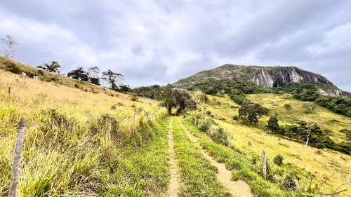 Sítio Deslumbrante Com Água Própria E Vista Eterna