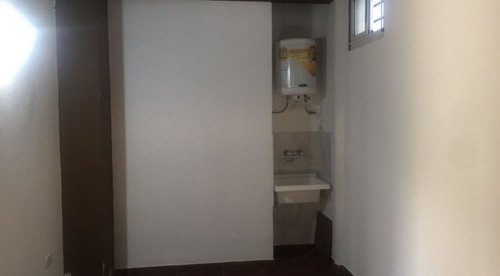 Imagen 4 de 9 de Depto. Tipo Casa, 3 Amb Con Cochera En Lanus Oeste