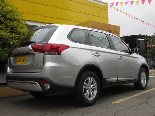 Mitsubishi Outlander 2.4 Kaiteki At 7 Psj