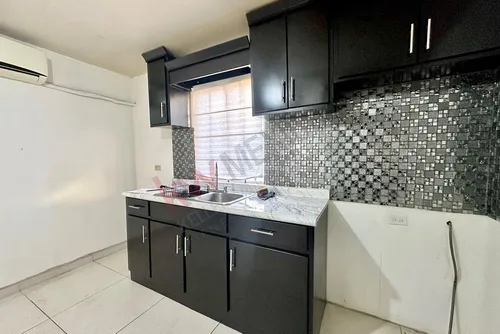 Renta Casa En Excelente Ubicación Jardines Del Lago, $ 14,500.00 Pesos Mensuales