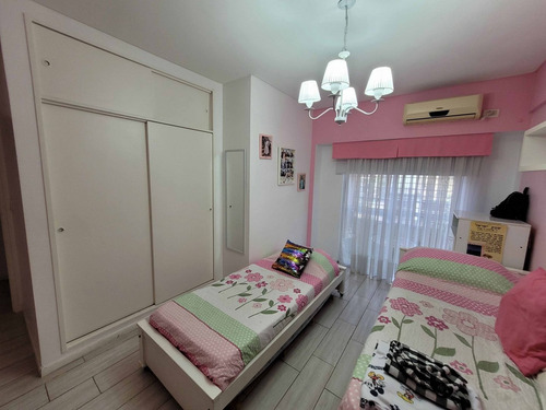 Imagen 14 de 19 de Triplex C/ Coch Y Pileta Climatizada, Impecable! En Venta!