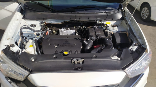 Imagem 2 de 19 de Mitsubishi Asx 17/17 4x2 Gasolina