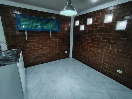 Casa De 2 Pisos, En Villa Los Adobes, Se Acepta Subsidio.
