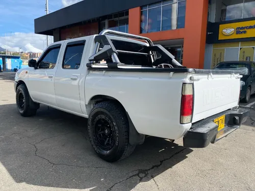 Nissan Frontier Np300 Mt 2.4 4x2