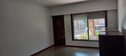Casa En Venta Con Jardín Y Cochera En Munro
