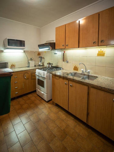 Casa En Venta De 3 Dormitorios En City Bell 465 Y 13c