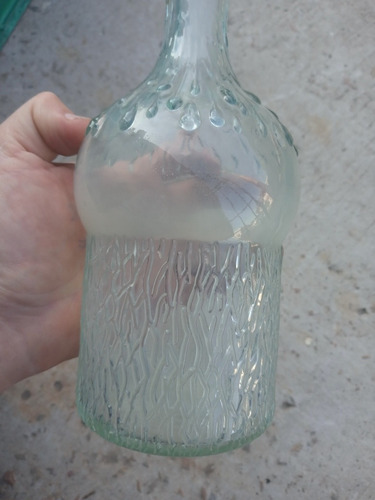 Antigua Botella Con Relieves Vacia De 750cc Muy Bonita !!! (Usado)