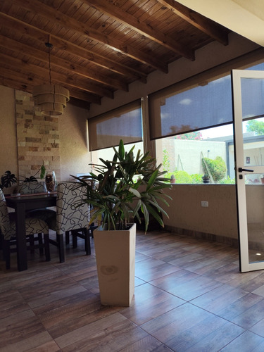 Venta Casa En La Rioja Capital Hermosa Vivienda .