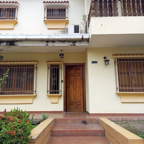 Casa  De Dos Niveles En La Trigaleña En Venta Valencia Estado Carabobo Zr