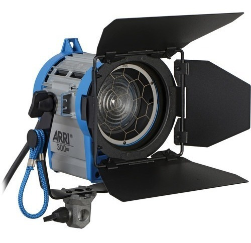 Arri 300 W Tungsten Fresnel, Silver & Blue + Barndoor + Bulb