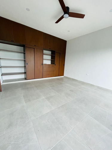 Casa En Venta En Mérida, Vía Costela, Sisal, Yucatán