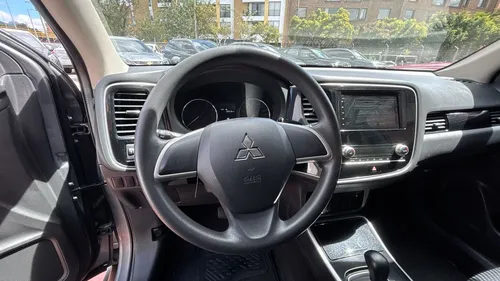 Mitsubishi Outlander Kaiteki Sec 2,4 4x4 7P