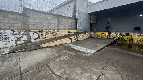 Bodega En Renta Blvd. Aristóteles, León, Gto. 1675 M2