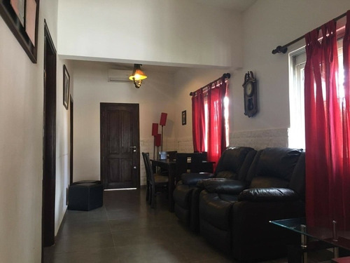 Muy Linda Casa Sobre Massini