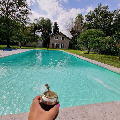 Venta Casa Quincho Piscina En Yeipora