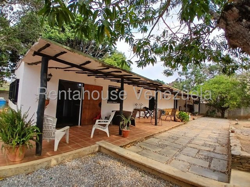 %% Raiza Suarez Vende Espectacular Casa/granja En Agua Viva Cabudare 2 5 1 6 4 6 9 Con 2.800m2 Distribuidos En 4 Habitaciones 2 Baños Con Todos Los Servicios Básicos En Optimas Condiciones