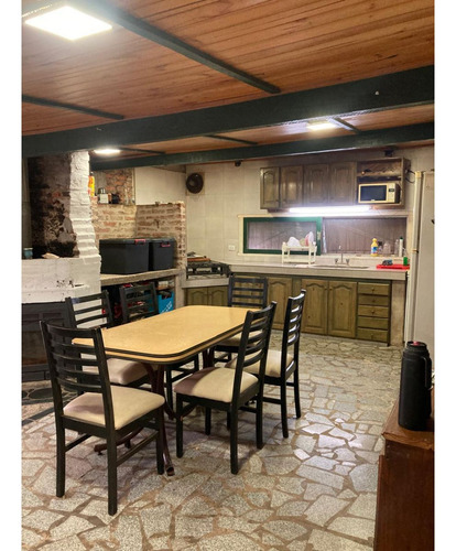 Excelente 5 Hectáreas En Esquina Con 2 Casas Y Galpones