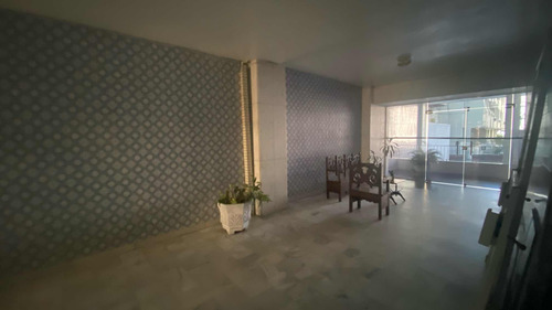 Vende-se Apartamento De 2 Quartos Em Icaraí