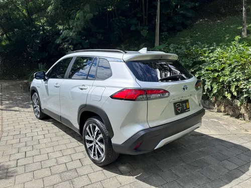 Toyota Corolla Cross 2022 Seg 1.8cc Hibrido At 15.000kms