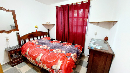 Imagen 2 de 18 de Venta Casa 4 Ambientes Con Cochera Y Patio!!