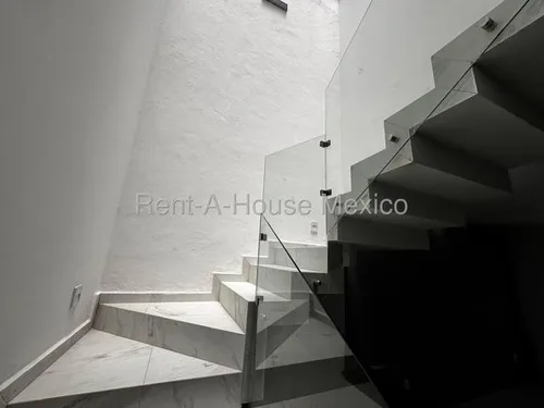 Casa De 4 Recámaras Con 1 En Planta Baja - El Nuevo Refugio, Renta
