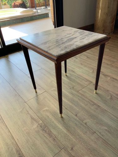 Mesa De Apoio Lateral Mesinha Canto Mármore Somente Retirada (Usado)