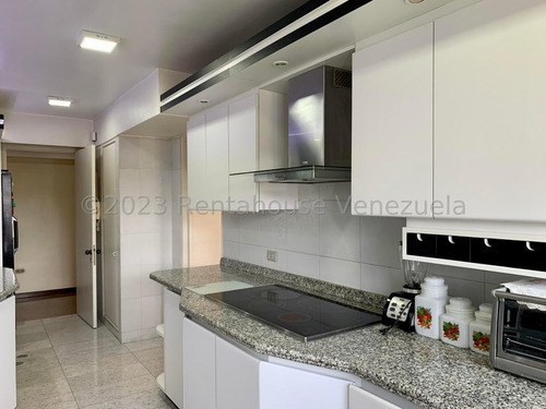 Urb. La Trinidad, Sector Sorocaima, Cerca Centro Médico Docente La Trinidad !! Excelente Apartamento, Con O Sin Muebles, 184 M2, 3 Hab., 3 Baños, 2 Pe. Condominio Tipo Resort. Inmejorable Ubicación !!