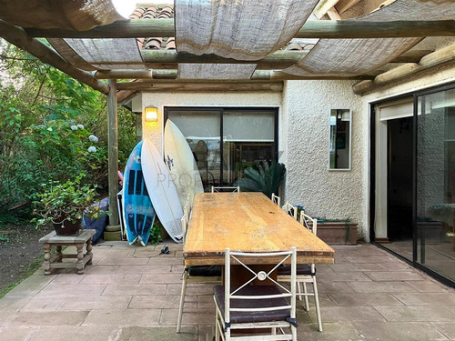Casa Amoblada En Arriendo De 5 Dorm. En Concón