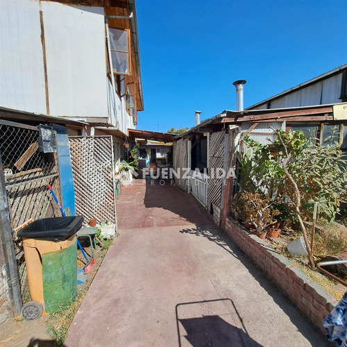 Casa En Venta De 8 Dorm. En Lo Espejo