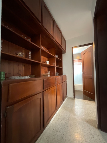 Imagen 15 de 20 de De Oportunidad Apartamento En Venta En Bella Vista, Cercano A Sectores Como Mirador Sur, Mirador Norte, Cacicazgos, Urbanización Real, Sarasota, Anacaona, Piantini, Renacimiento, Santo Domingo
