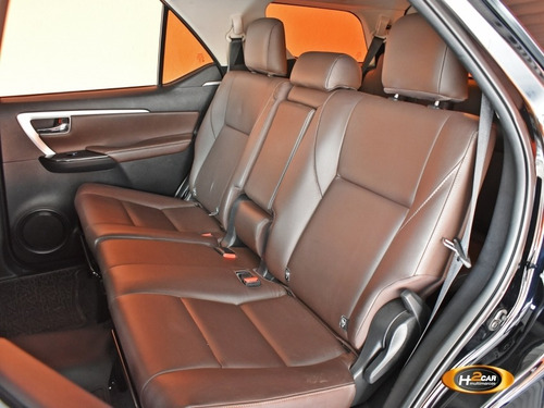 Imagem 9 de 14 de Hilux Sw4 7 Lugares