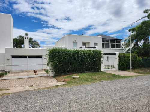 Venta Casa En Villa Allende Golf De 3 Dormitorios