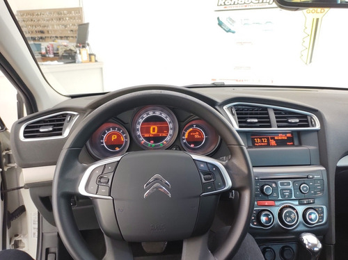 Imagem 10 de 15 de Citroën C4 Lounge 2014 2.0 Tendance Flex Aut. 4p