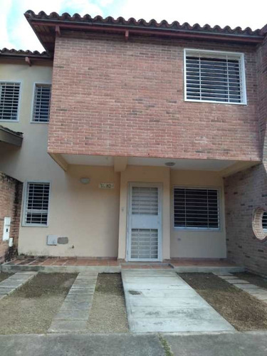 Imagen 1 de 15 de Townhouse En Urb. Villa Jardin, San Diego 04127407774 (foth-245)