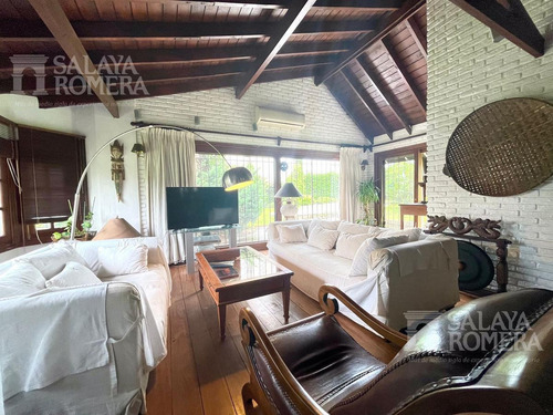 Imagen 4 de 21 de Venta Casa A Pasos Del Mar - 4 Dormitorios 2 Baños - Playa Mansa - Ref: 4244557