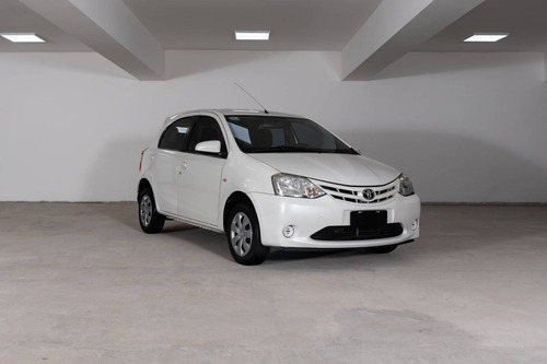 Imagen 7 de 15 de Toyota 2015 Etios 1.5 5 Ptas Xs