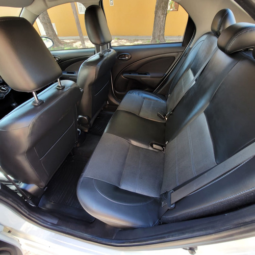 Toyota Etios 1.5 Platinum At