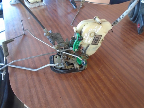 Imagen 2 de 3 de Vendo Cerradura Delantera Derecha De Kia Sorento Año 2003