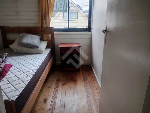 Vendemos Casa De 5d, 2b Con Excelente Ubicación En Valdivia