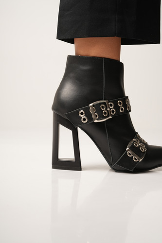 Bota De Cuero Taco Abierto Para Mujer - Hungara Calzados