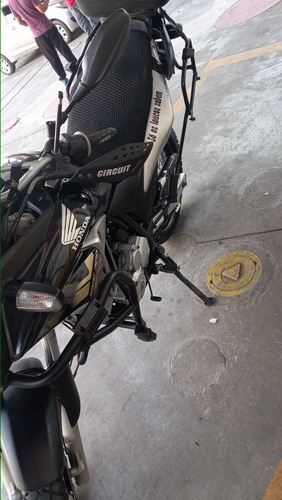 Imagem 4 de 10 de Honda Xre300