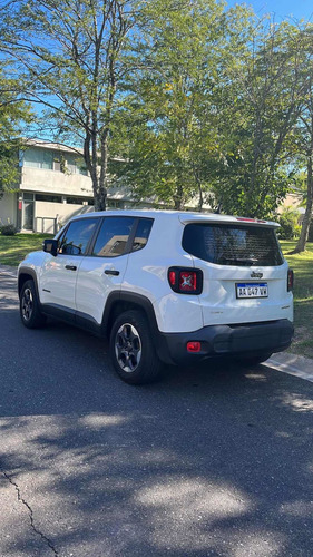 Imagen 2 de 6 de Jeep Renegade 2016 1.8 Sport