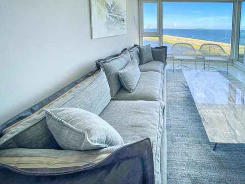 Imagen 4 de 12 de Apartamento En Venta De 2 Dormitorios En Playa Mansa (ref: Lij-5668)