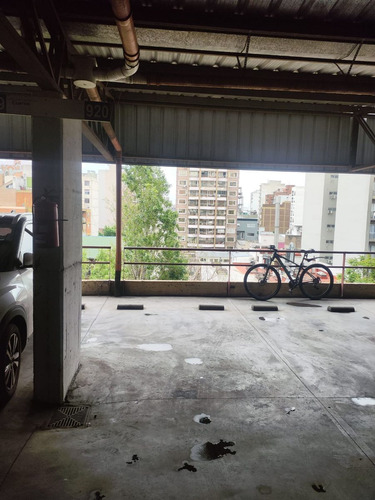 Venta Imperdible Cochera Sobre Av Rivadavia Moron