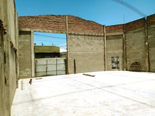 Depósito 280 M2 Con Entrada Para Camión. España Al 300 Esquina Colon Avellaneda.