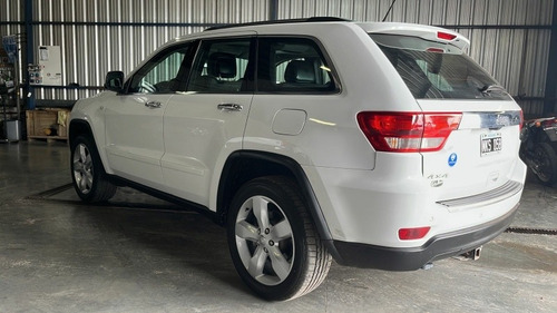 Imagen 6 de 16 de Jeep Grand Cherokee 2013 3.6 Overland 286hp At (4cub Nuevas)