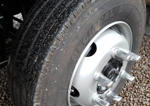 Imagem 11 de 15 de Mercedes Benz Accelo 915 - Baú 6.22m